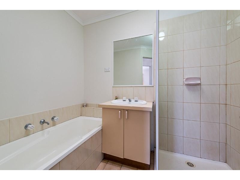 1/81 Endeavour  Drive, Cranbourne North VIC 3977