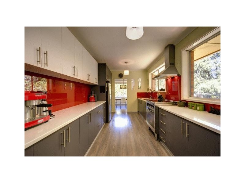 23 Viola Avenue, Mount Dandenong VIC 3767