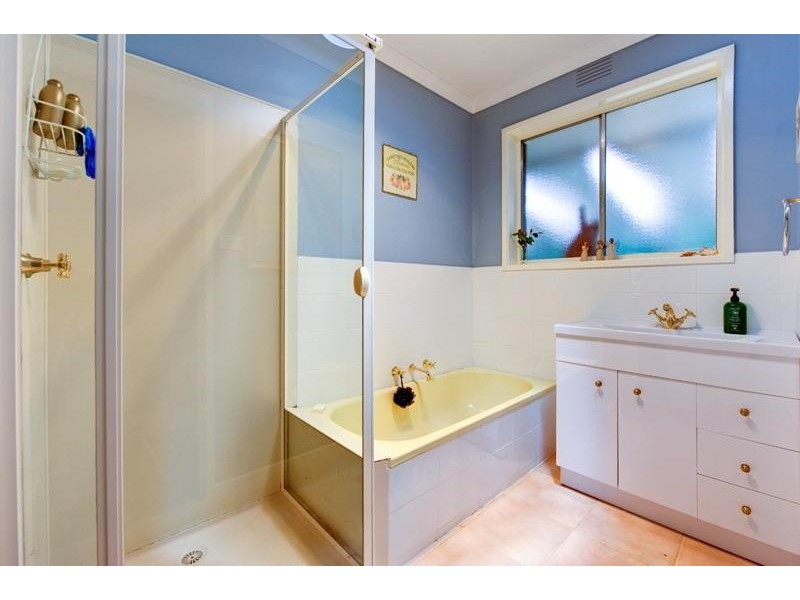 23 Viola Avenue, Mount Dandenong VIC 3767