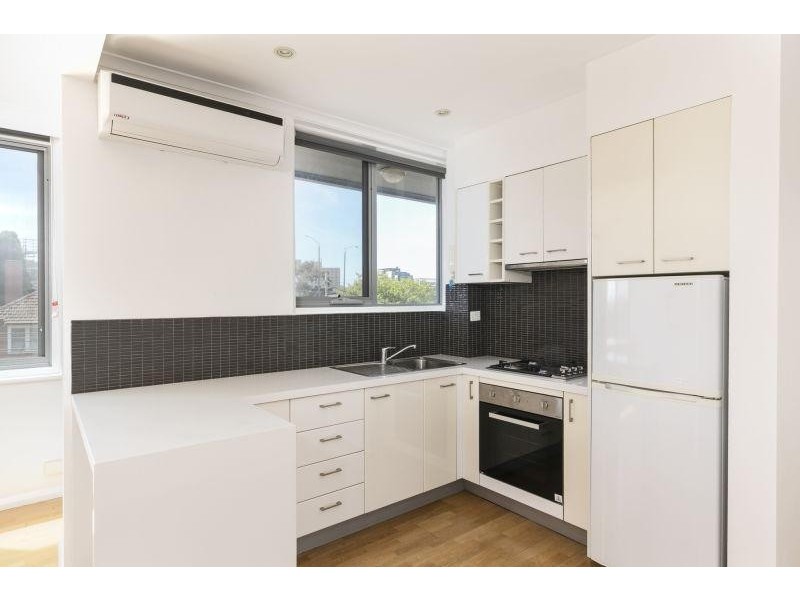 8/95-97 Carlisle Street, St Kilda VIC 3182