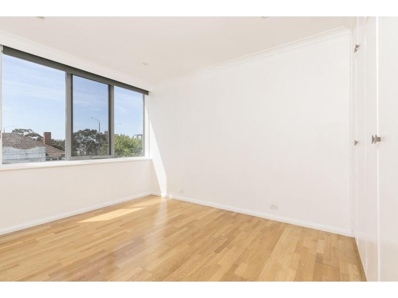 8/95-97 Carlisle Street, St Kilda VIC 3182