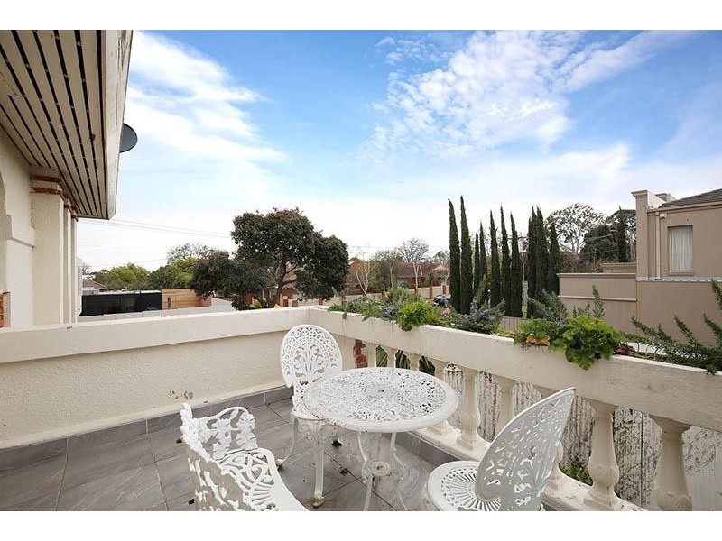 2a Sea View Street, Caulfield VIC 3162