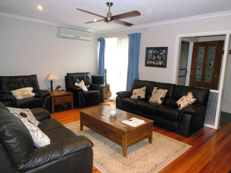 8 Walnut Drive, Kilsyth VIC 3137