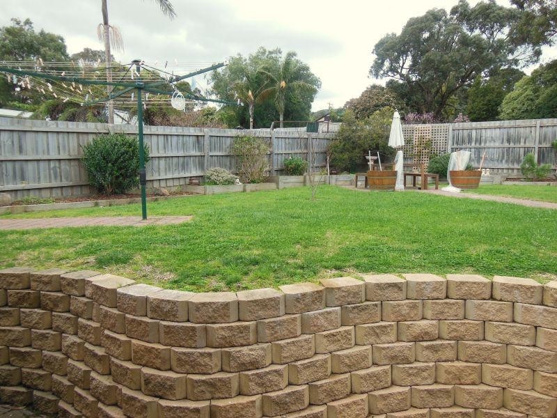 8 Walnut Drive, Kilsyth VIC 3137