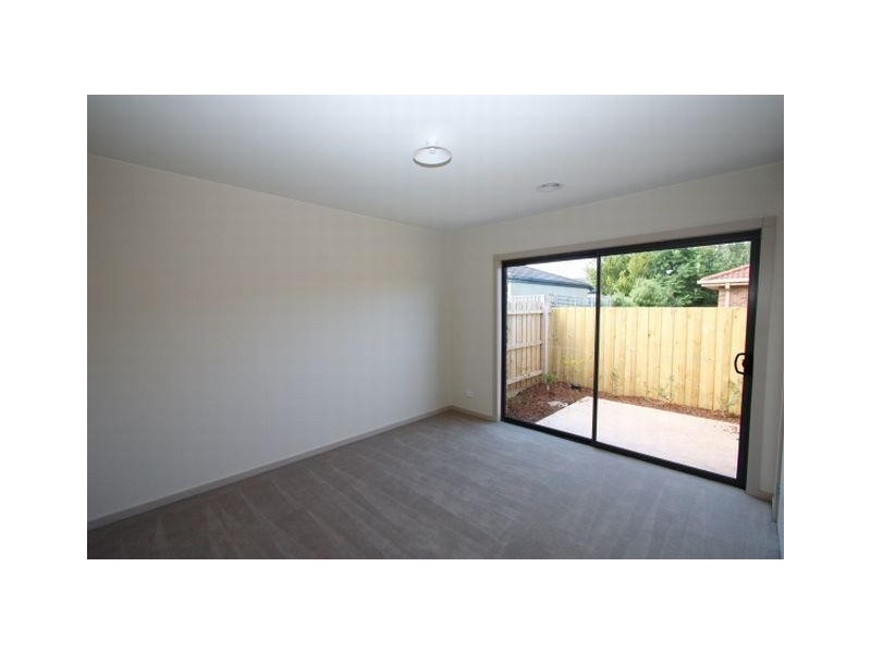 2/17 Graham Road, Carrum VIC 3197