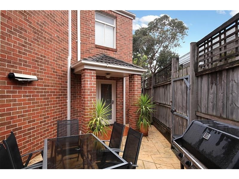 2 Garfield  Street, Cheltenham VIC 3192