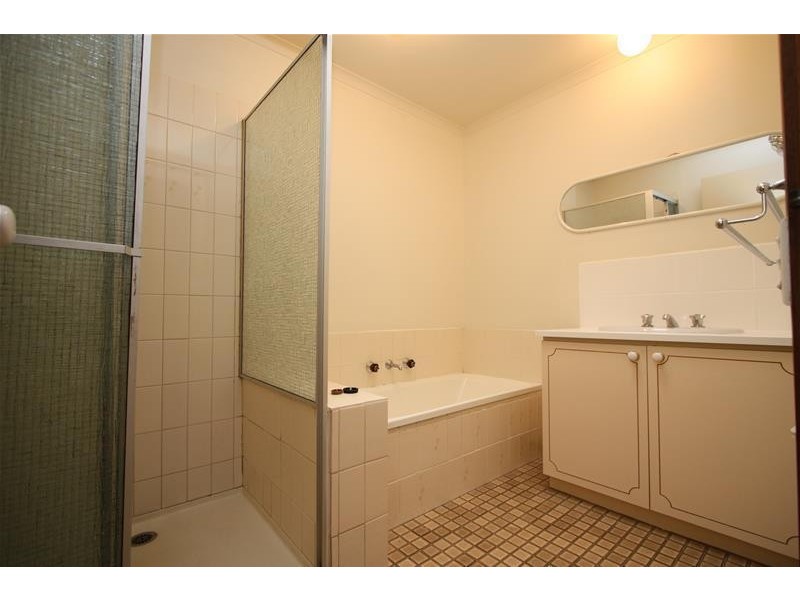 2/15 South Avenue, Bentleigh VIC 3204