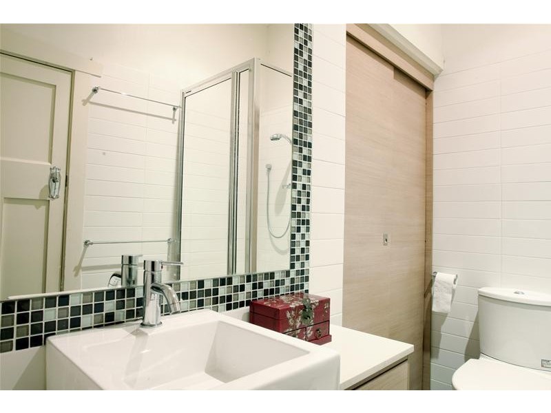 1/98 Barkly Street, St Kilda VIC 3182