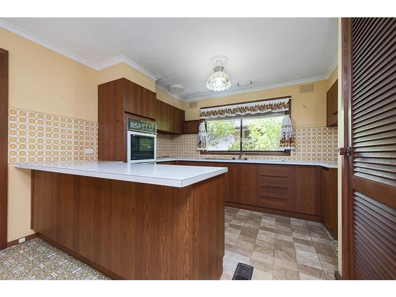 4 Ormiston Street, Mount Waverley VIC 3149