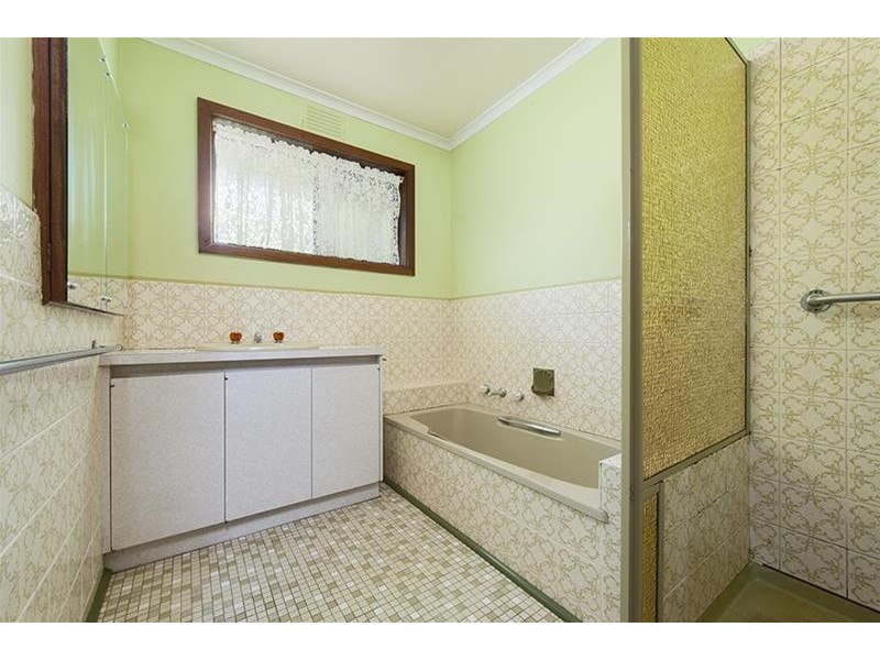 4 Ormiston Street, Mount Waverley VIC 3149