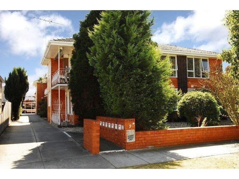 8/7 Rosedale Avenue, Ormond VIC 3204