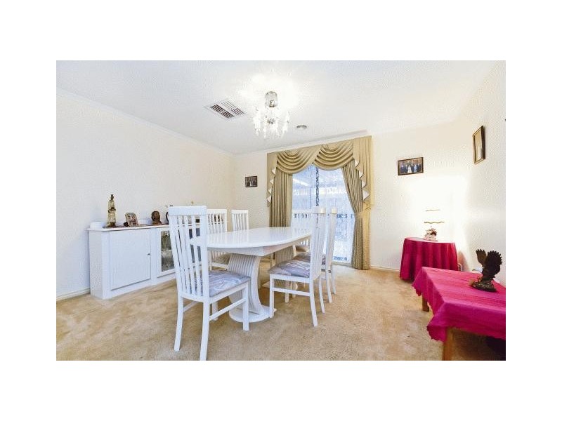 2 Merrijig Court, Kurunjang VIC 3337