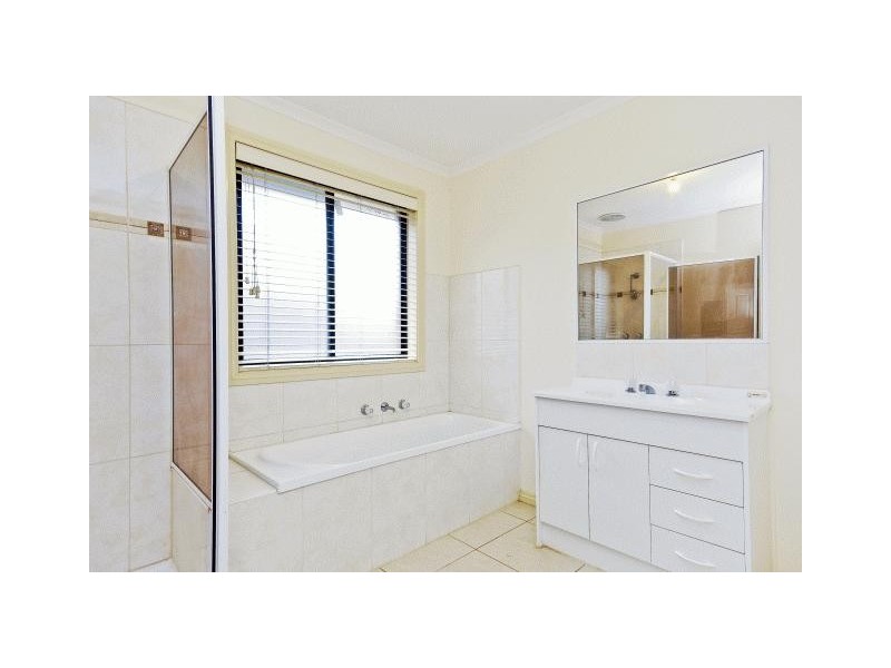 2 Merrijig Court, Kurunjang VIC 3337