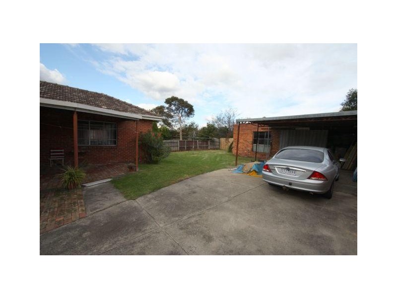 14 Carlyle Street, Ashwood VIC 3147