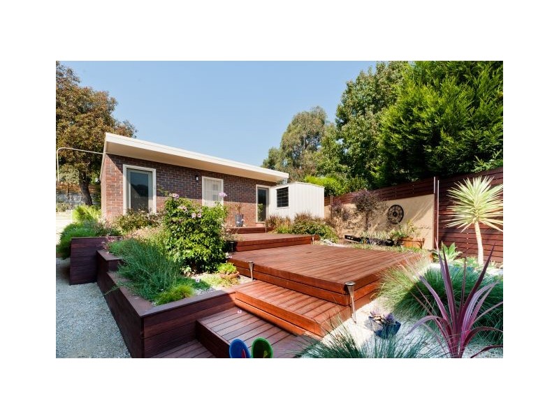 16 Walnut Drive, Kilsyth VIC 3137