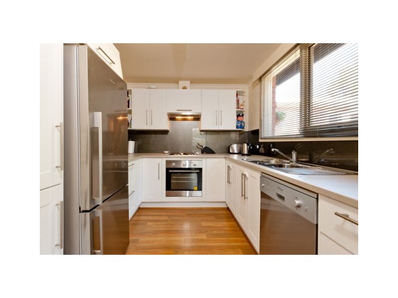 16 Walnut Drive, Kilsyth VIC 3137