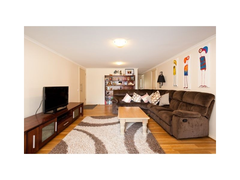 16 Walnut Drive, Kilsyth VIC 3137