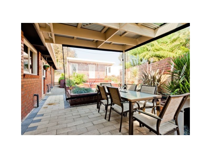 16 Walnut Drive, Kilsyth VIC 3137