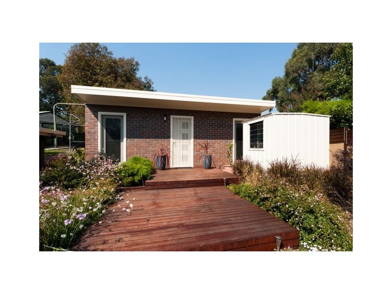 16 Walnut Drive, Kilsyth VIC 3137