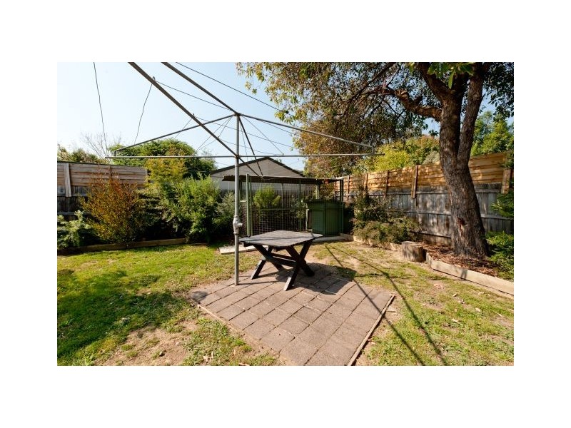 16 Walnut Drive, Kilsyth VIC 3137