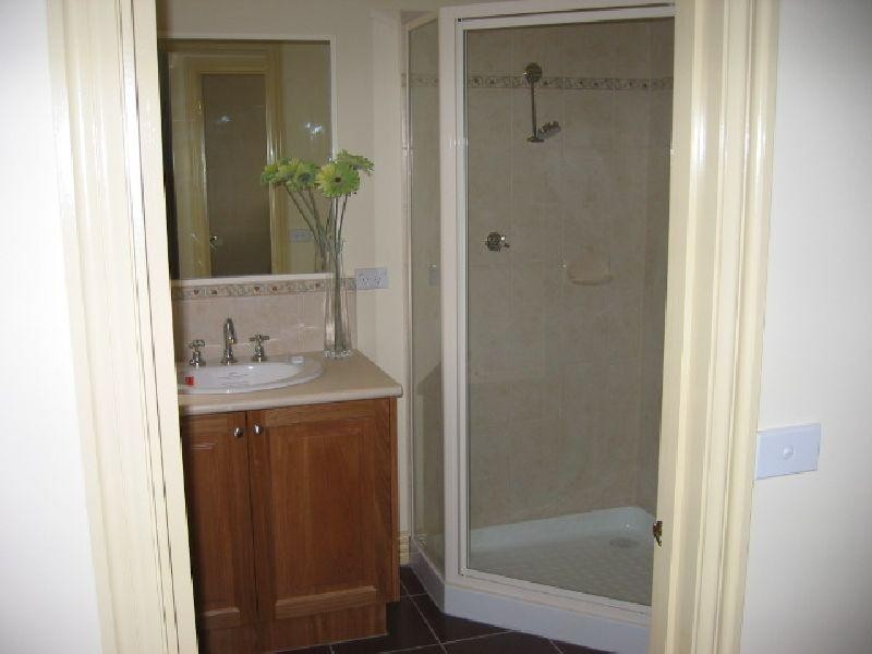 5/6 Lorraine Court, Hillside VIC 3037