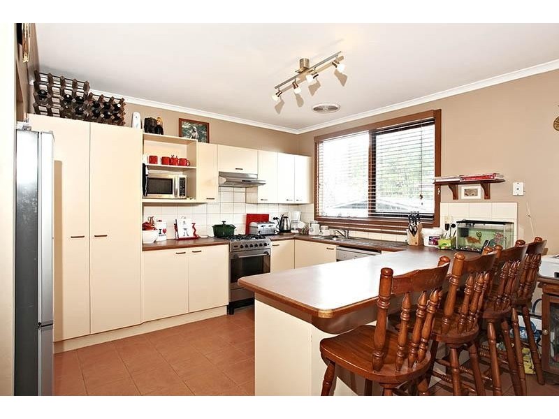 27 Woodvale Road, Boronia VIC 3155