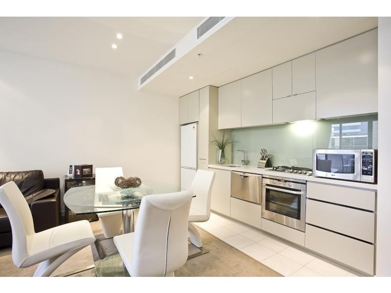 202/55 Queens Road, Melbourne VIC 3000
