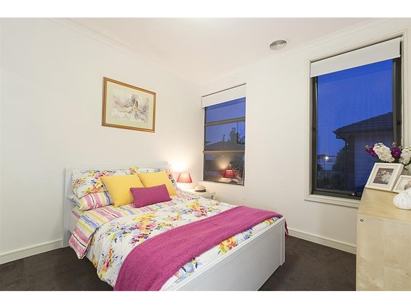 4 Linton  Place, Mulgrave VIC 3170