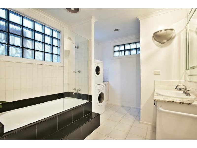 32 Empress Road, St Kilda VIC 3182