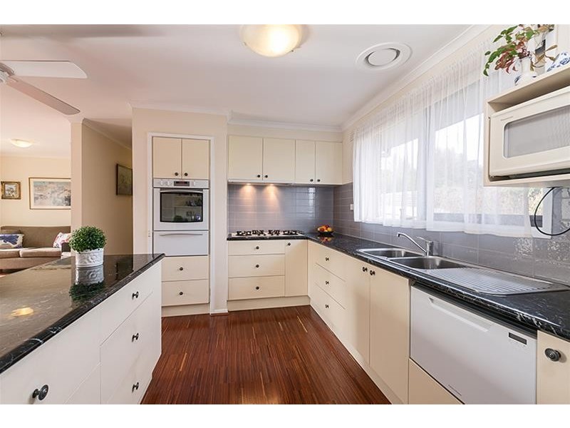 41 Gleneagles Avenue, Mornington VIC 3931