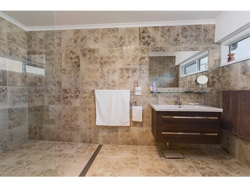 41 Gleneagles Avenue, Mornington VIC 3931