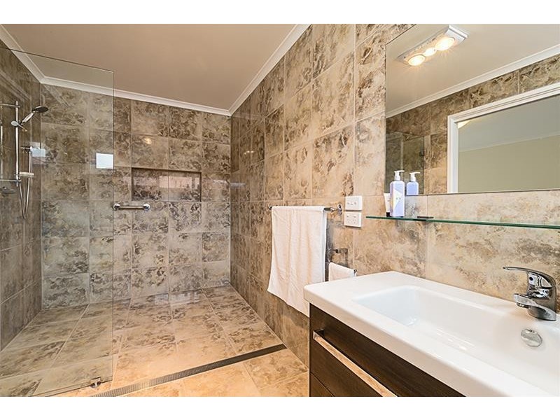 41 Gleneagles Avenue, Mornington VIC 3931