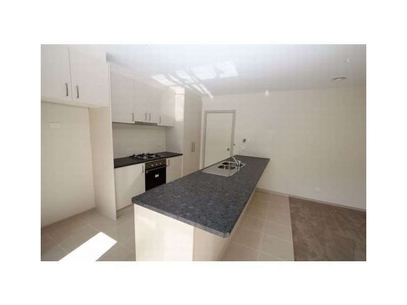 2/17 Graham Road, Patterson Lakes VIC 3197