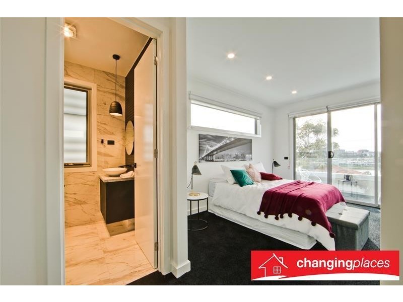 14 Fisher Parade, Ascot Vale VIC 3032