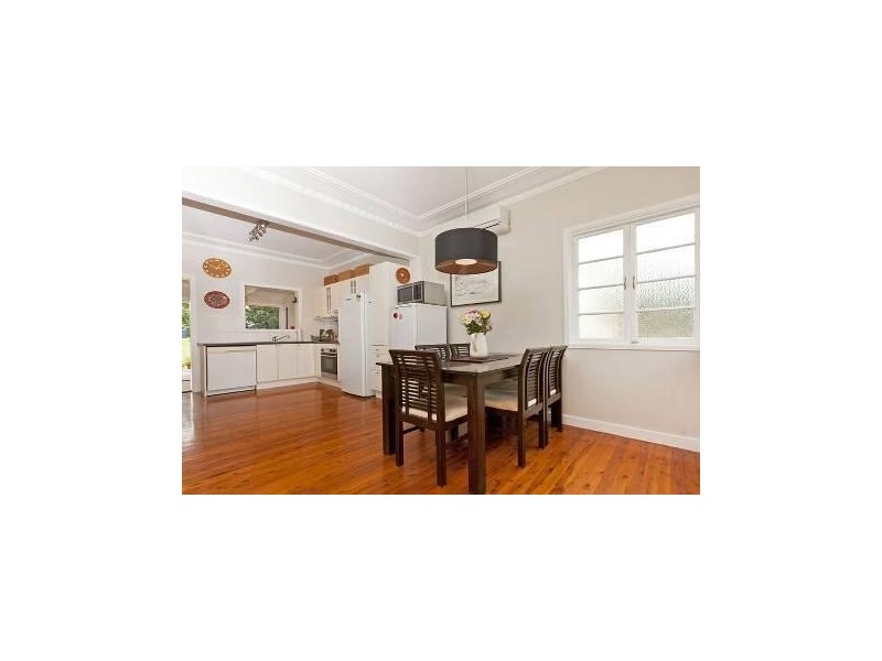 141 Blackwood Road, Manly QLD 4179