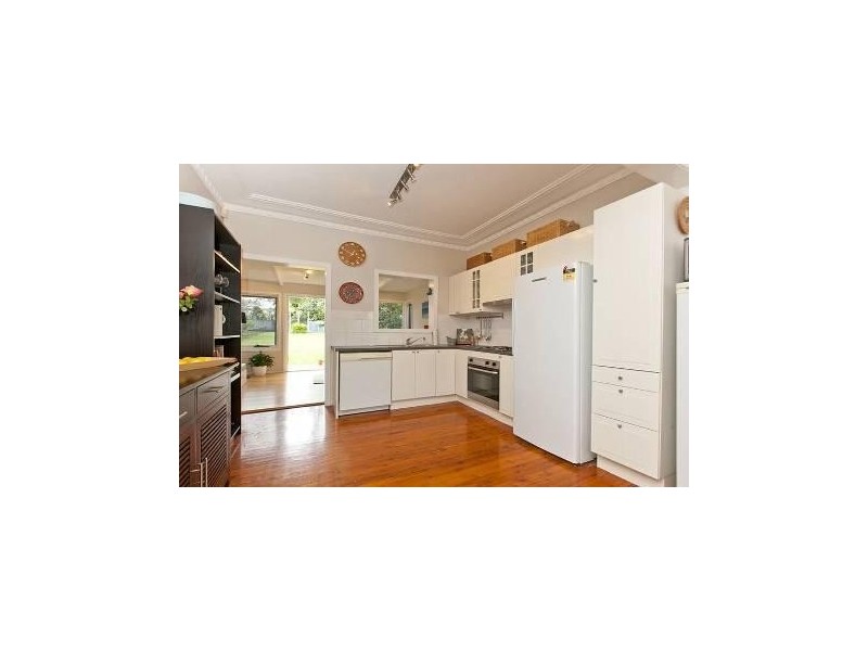 141 Blackwood Road, Manly QLD 4179