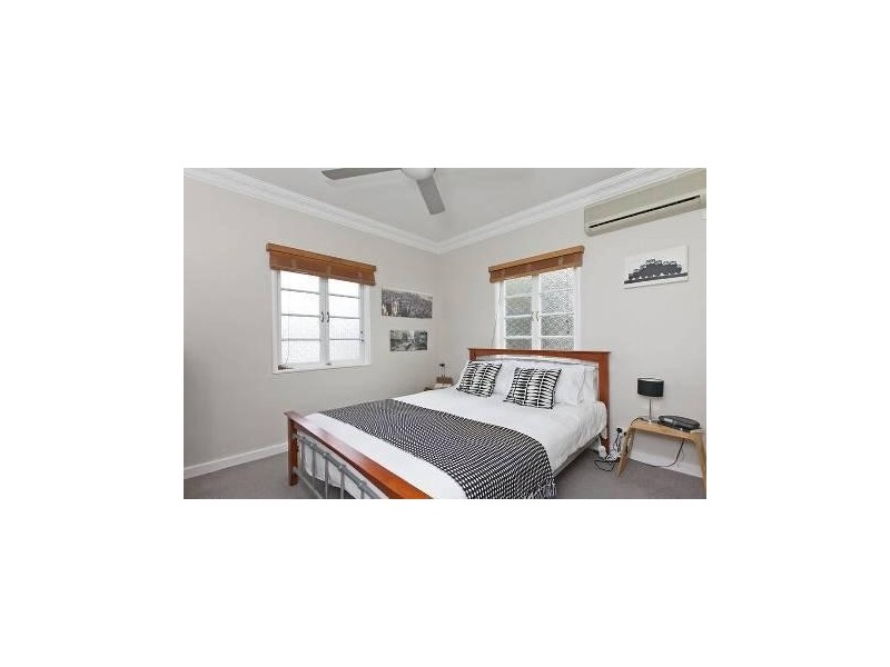 141 Blackwood Road, Manly QLD 4179