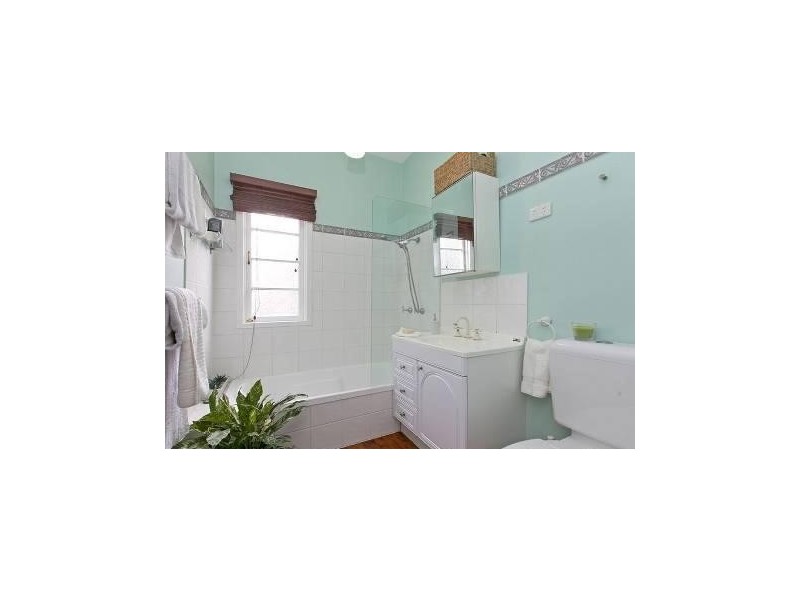 141 Blackwood Road, Manly QLD 4179