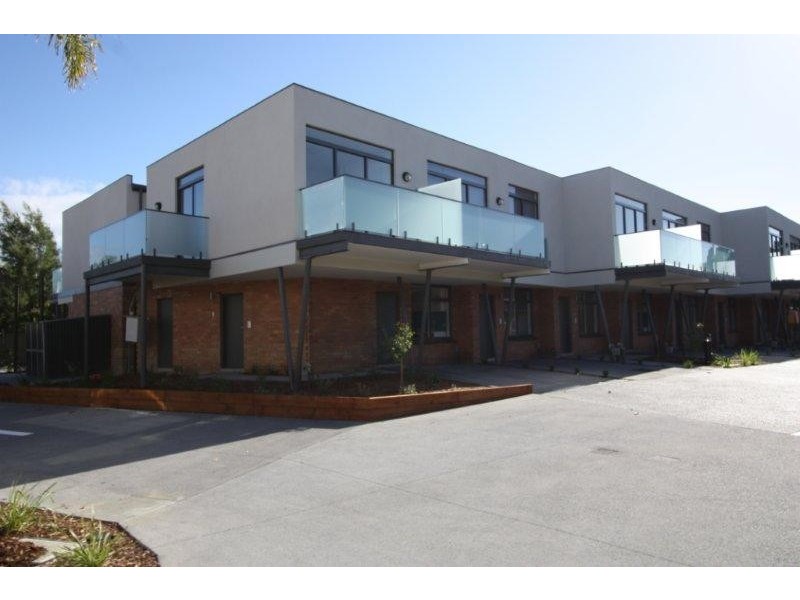 8/1650 Dandenong Road, Oakleigh East VIC 3166