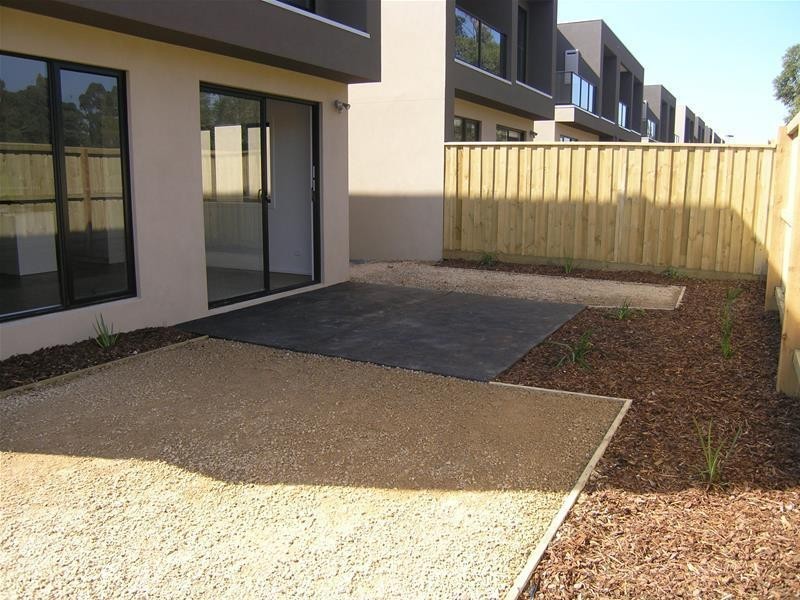 47 Willow Glen Boulevard, Cranbourne VIC 3977