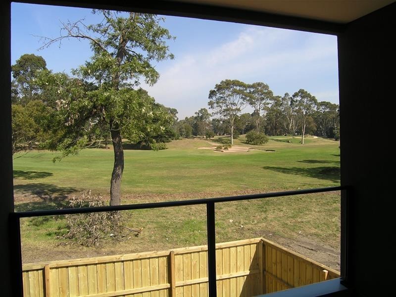 47 Willow Glen Boulevard, Cranbourne VIC 3977