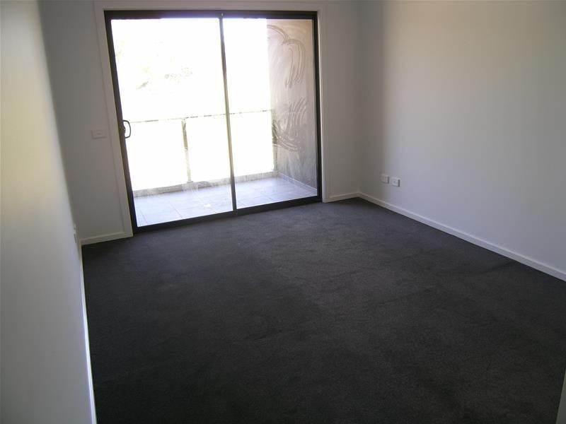 47 Willow Glen Boulevard, Cranbourne VIC 3977