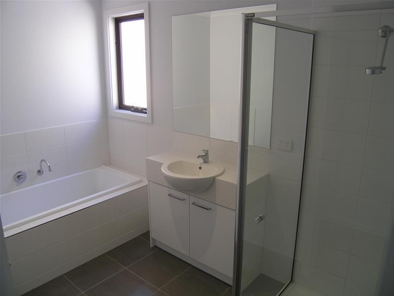 47 Willow Glen Boulevard, Cranbourne VIC 3977