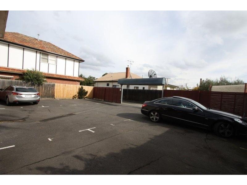 3/807 Sydney Road, Coburg North VIC 3058