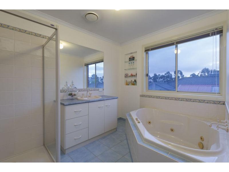 10 Troon Court, Rowville VIC 3178