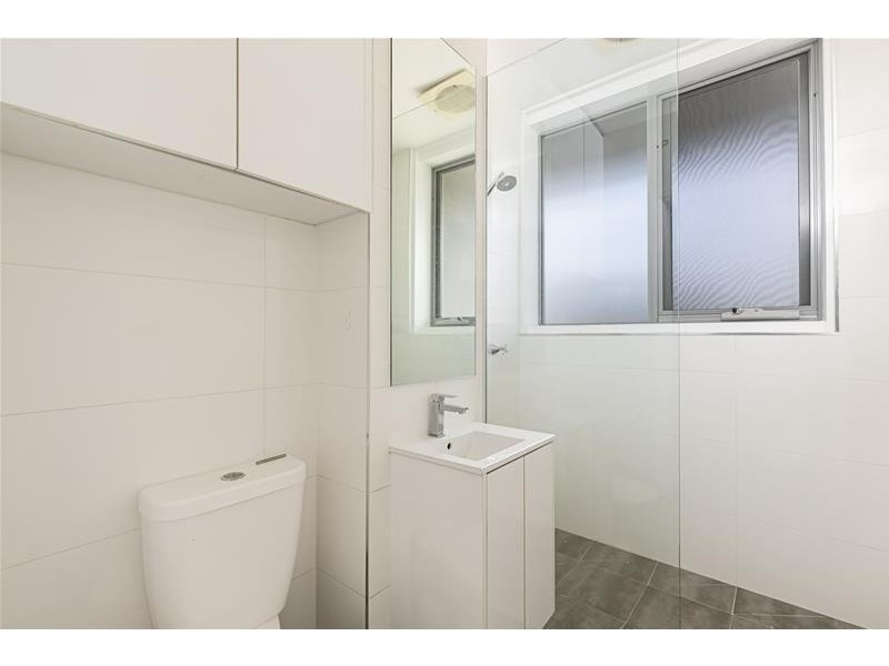 8/95 Carlisle Street, St Kilda VIC 3182