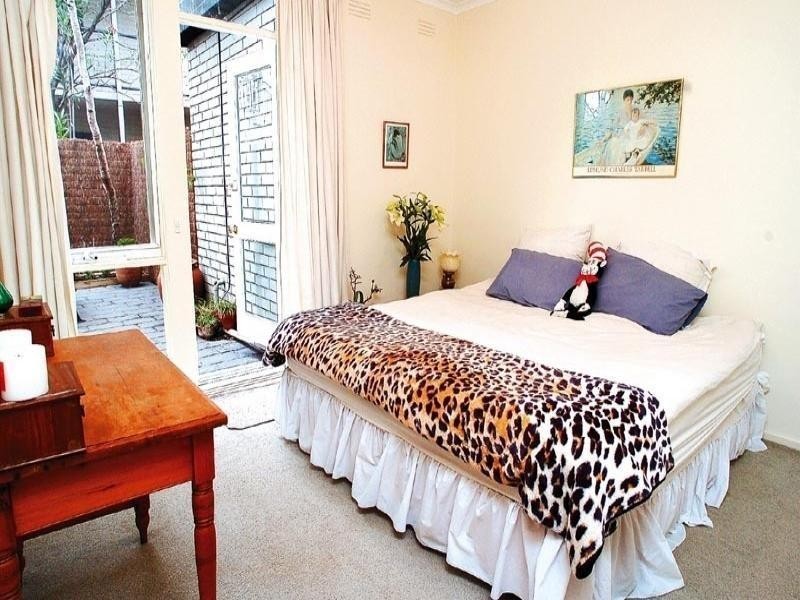 9/13 Lansdowne  Road, St Kilda East VIC 3183