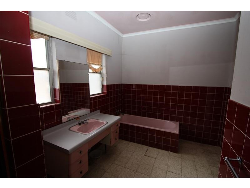 20 Sweetland Road, Box Hill VIC 3128