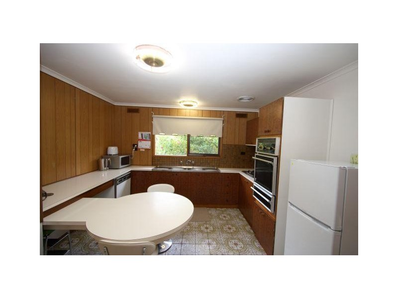 49 Calderwood Avenue, Wheelers Hill VIC 3150