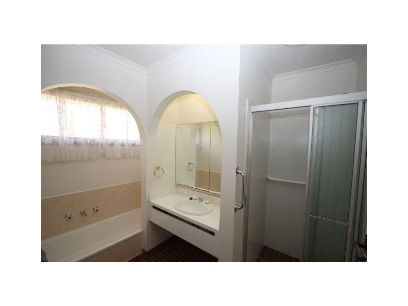 49 Calderwood Avenue, Wheelers Hill VIC 3150